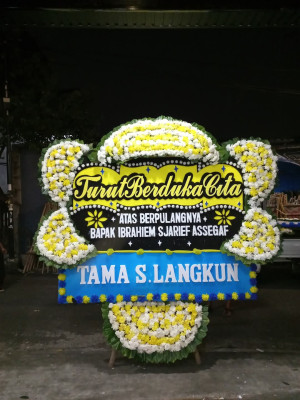 Papan Bunga Duka di Taluk